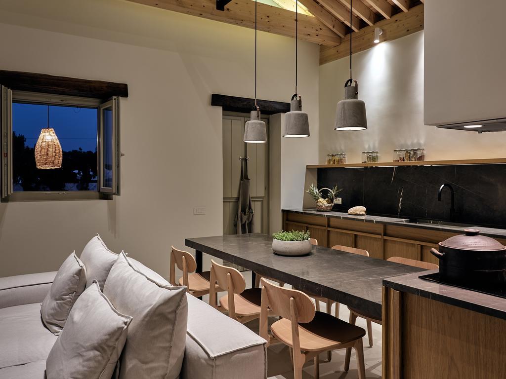 Niova Villa - Seafront, Private Pool And Ionian Sea Views, By Zantewize Alykes  Buitenkant foto
