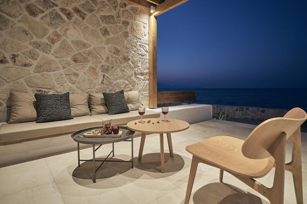 Niova Villa - Seafront, Private Pool And Ionian Sea Views, By Zantewize Alykes  Buitenkant foto