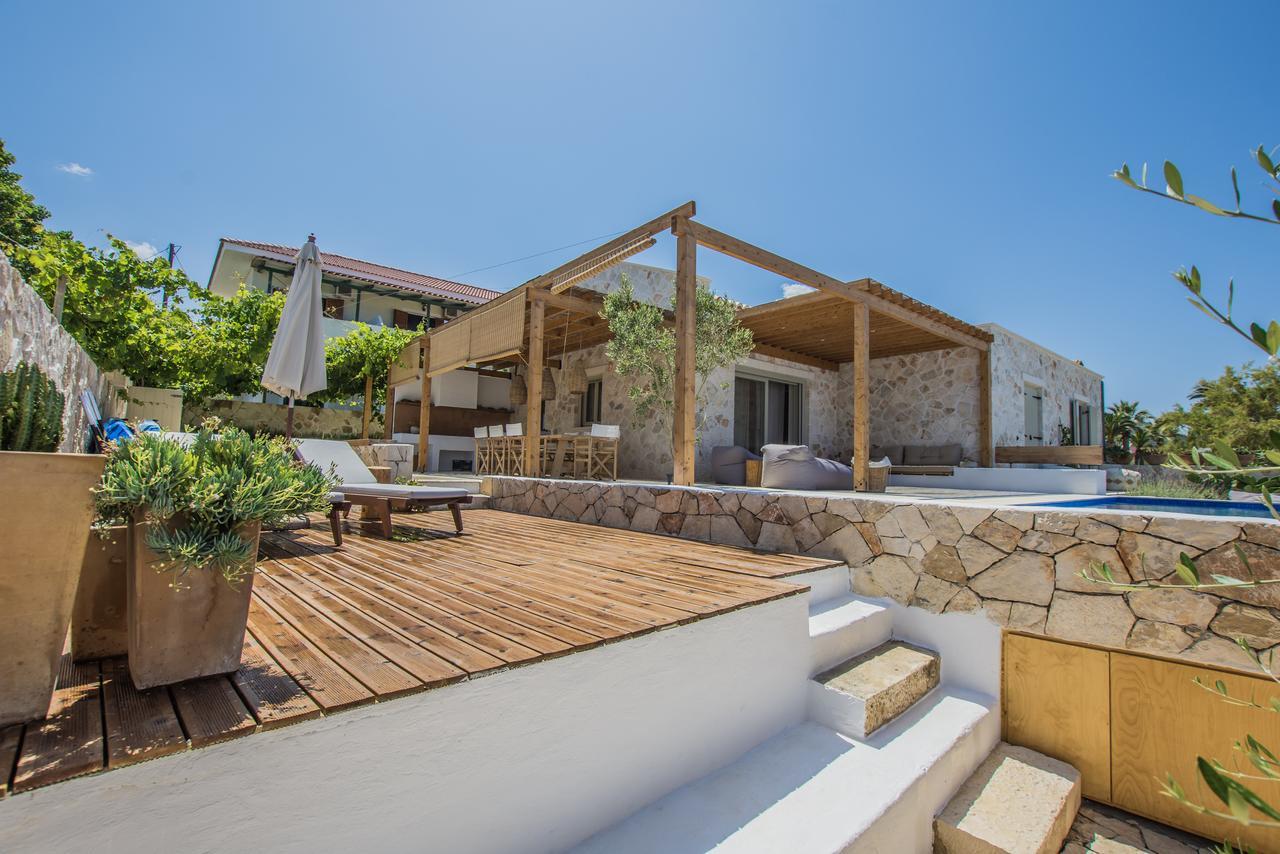 Niova Villa - Seafront, Private Pool And Ionian Sea Views, By Zantewize Alykes  Buitenkant foto
